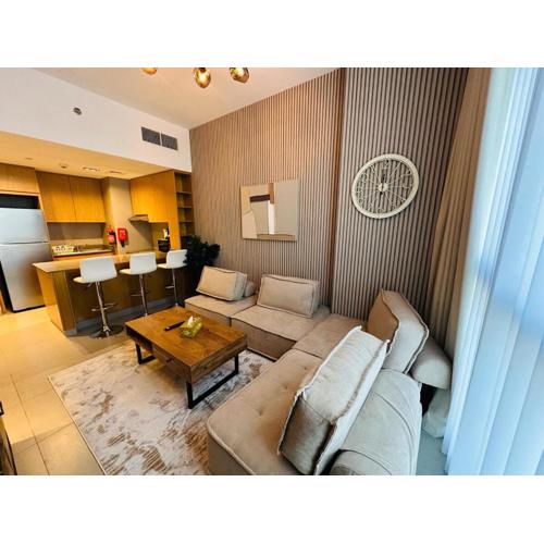 1BR Luxury Apartment - Woodyland