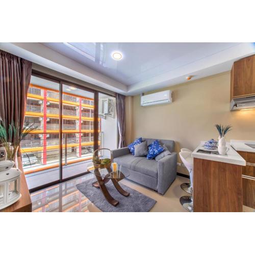 Апартаменты 1BR NaiHarn Beach S311 by IBG Property