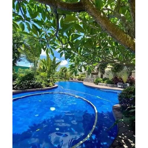 1Br QC Furnished Condo FREE Pool Access, FAST WIFI