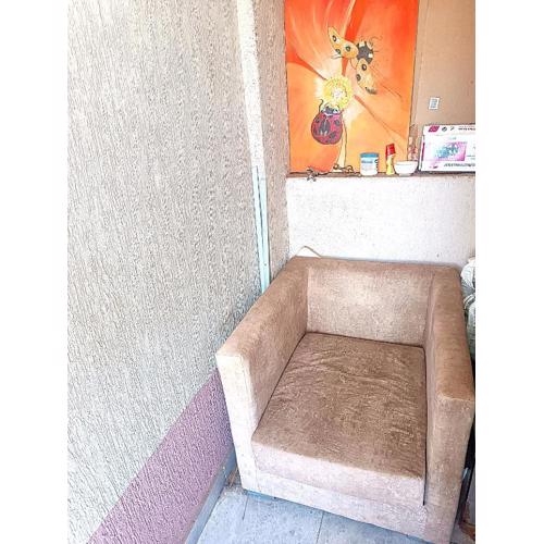 1BR Retreat w Balcony and Desk