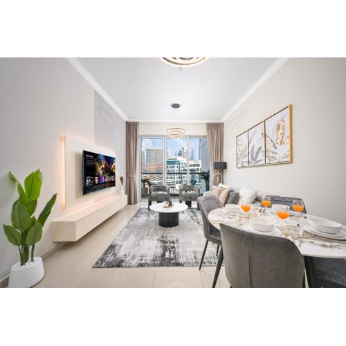 1BR Stunning Canal & Burj view, Luxury Stay at Fairview Residency