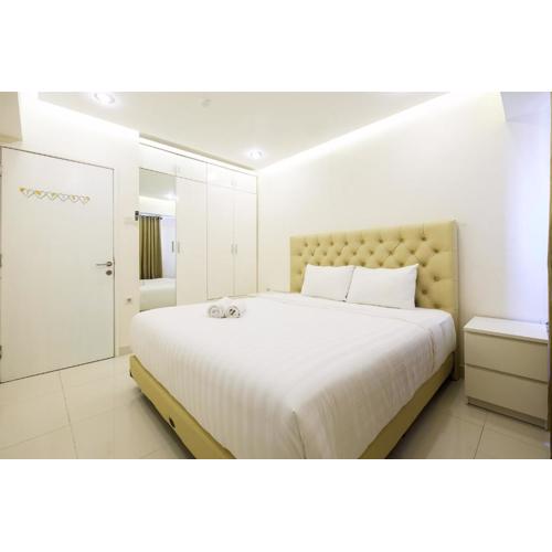 1BR The Wave Kuningan Apartment near Kota Kasablanka By Travelio