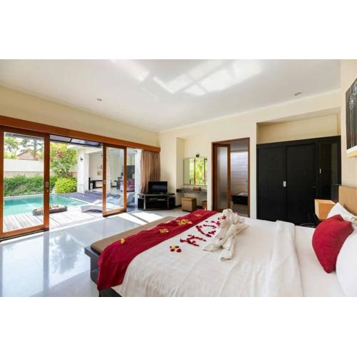 1BR Villa Massive Pool @Seminyak PB