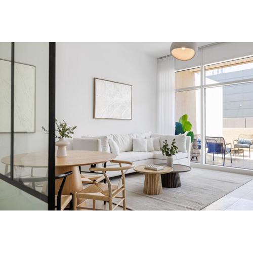 1BR with Study City View Bay Square