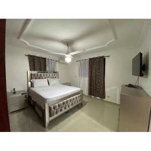1DR Charming 3-Bedroom Retreat Santo Domingo