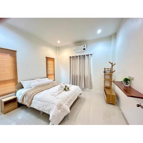 บ้านมินิมอล 2 ห้องนอน 2 ห้องน้ำ ใจกลางเมืองบ้านฉาง