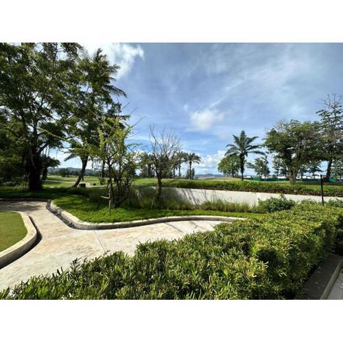 2 BD Skypark Condo with Terrace