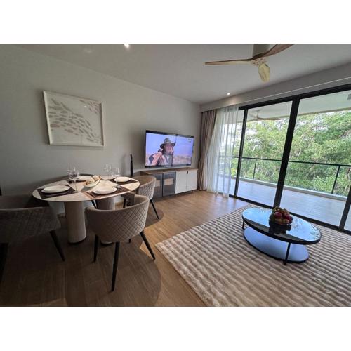 2 bdr Apartments Laguna Beachside 50m from Bangtao Beach