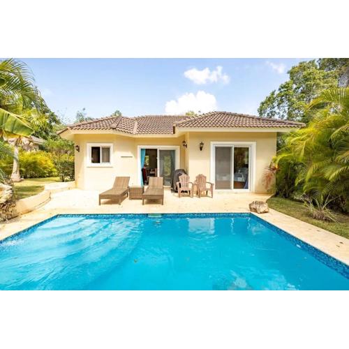 2 Bed 2 Bath Villa with Jacuzzi, High Speed Wi-Fi