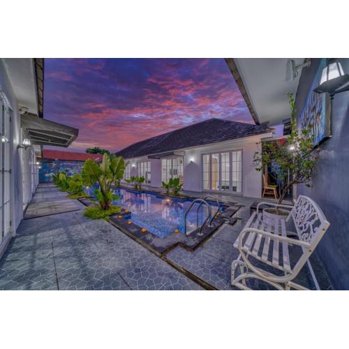 2 Bed modern Apartment with big pool