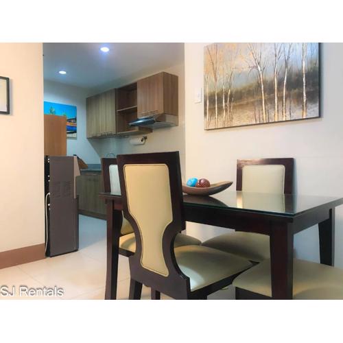 2 Bedroom Condo @ Midpoint Residences w/ City View