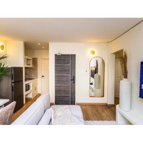 2 Bedroom for 4 guests Private in center of Sathorn