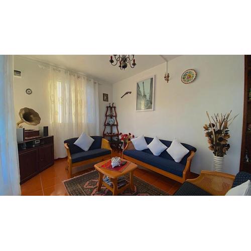 2 Bedroom Ground Floor Apartment 1 km from the Beach