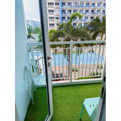 2 bedroom just accross MOA and SMX by jam ez