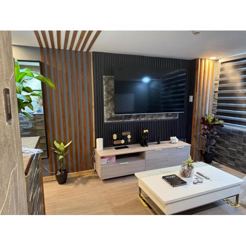 2 bedroom loft type with 2 baths Near Rockwell