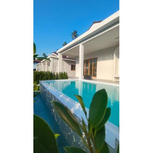 2-Bedroom Pool House