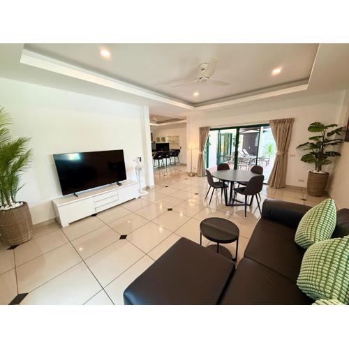 2 bedroom pool villa, near Pattaya city centre