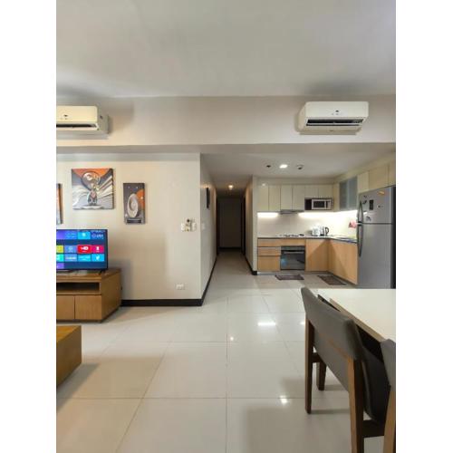 2 Bedroom unit near airport