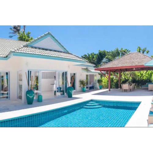 2 Bedroom Villa seconds to beach, private pool