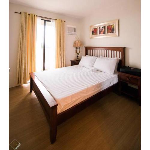 2 Bedroom with Balcony Tagaytay Pet-Friendly