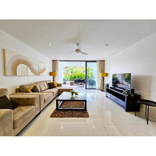 2 Bedrooms Apartment pool access