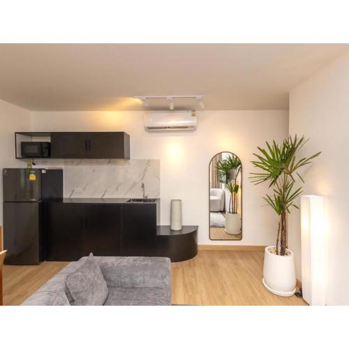 2 Bedrooms for 3 guest comfy home at heart of Silom - 7A