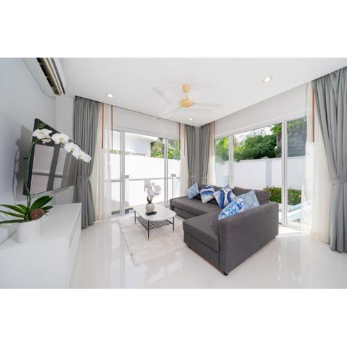 2 Bedrooms Villa in Rawai - v6 t