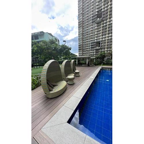 2 Bedrooms with balcony and parking