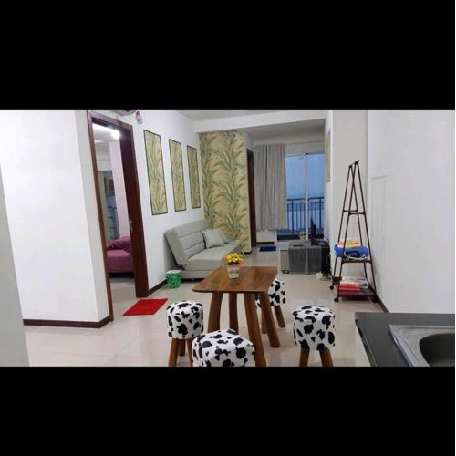 2 BR Jungle Decor Beautiful Sea View Fast Internet Top Of The Mall