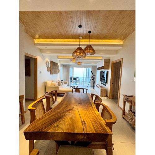 2 BR Lime Penthouse, Tagaytay Highlands