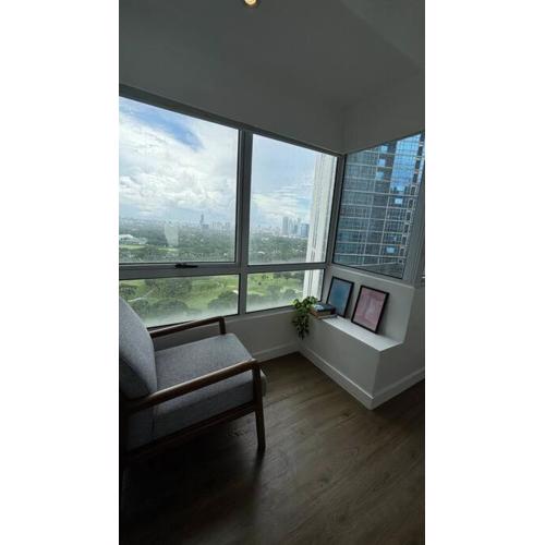 2 BR Luxe Manila Golf View Loft in BGC
