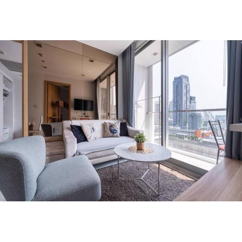 2 BR Suite at BTS NANA Sukhumvit 11 High floor No Pool