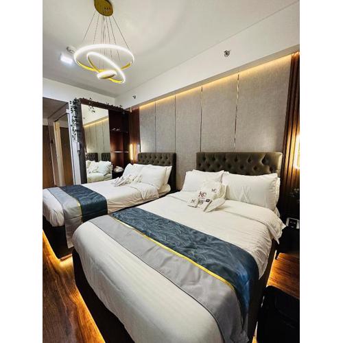 2 Double Beds with Balcony