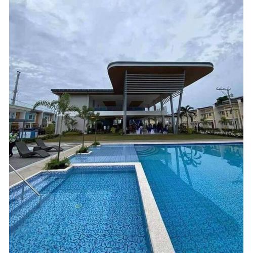 2 Storey House 4 BR Diamond Heights Near Airport