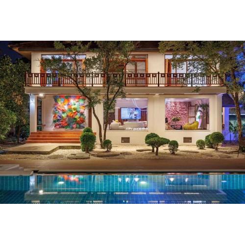 曼谷2000平方米庄园别墅 超大泳池sukhmvit位置绝佳 9间卧室