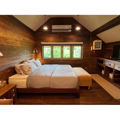 206 Wan Warn, 3 wooden houses in Kaeng Krachan Forest