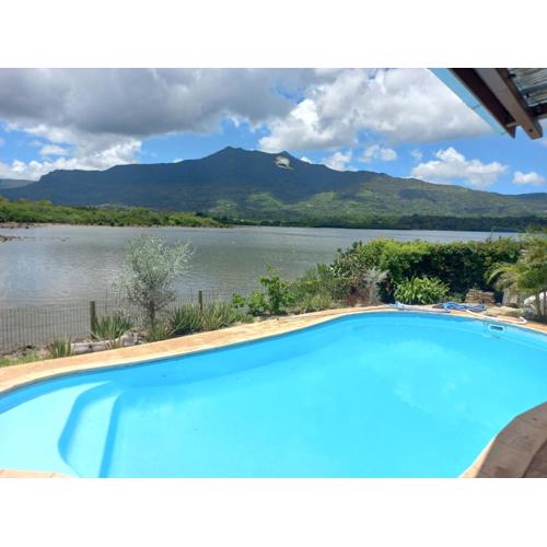 21LG Ilot Fortier M Sea Front and Swimming pool