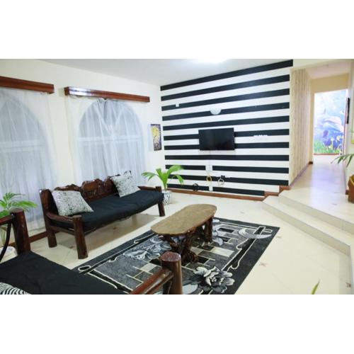 24 NYALI BEACH WITH POOl