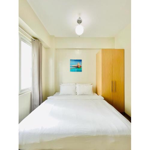 28 Central Location King Studio