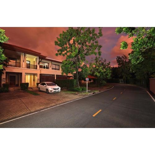 2bdr Townhouse in Laguna Village by Capital Pro