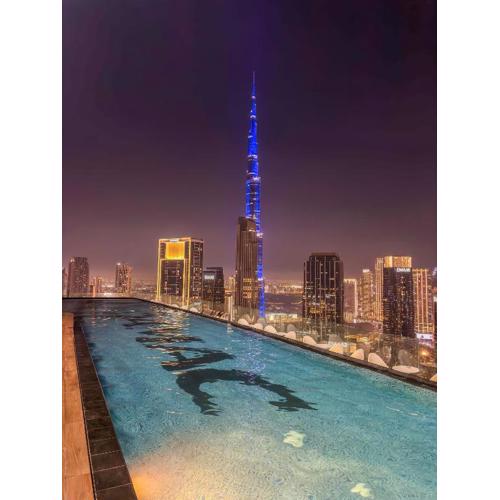 2BR - Rooftop Infinity Pool with Burj Khalifa views in Downtown Dubai