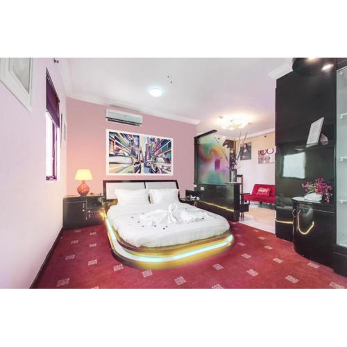 2BR Apartment Majesty 15 W Pool