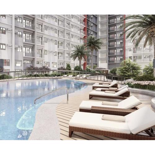 2BR Apartment plus FREE parking Near NAIA