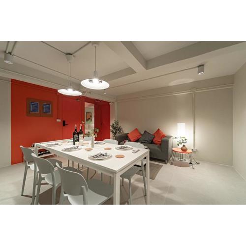 2BR APT on 2nd floor for 6 ppl