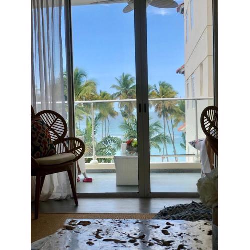 2BR Beach Front Club Hemingway