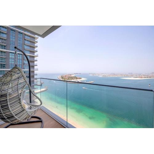 2BR Beachfront Gem with Dazzling Views of the Palm