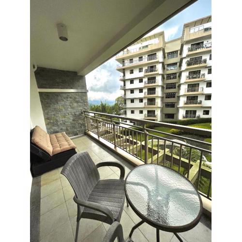2BR Bristle Ridge Condo near Major Tourist Spots
