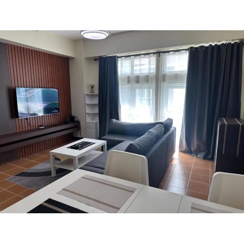 2BR Condo in Makati- Good for 6!