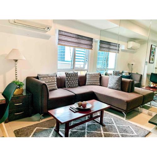 2BR Condo w Pool Loft at Fort Victoria BGC Taguig