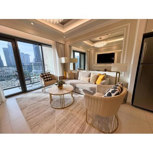 2BR Cosy Burj Khalifa View - 5min walk Dubai Mall!